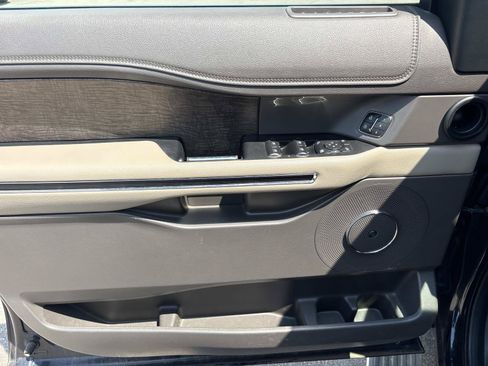 Used 2021 Ford Expedition Limited RWD image 12
