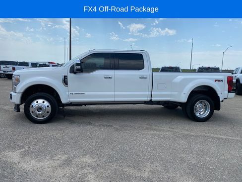 Used 2022 Ford F450 Platinum w/ FX4 Off-Road Package AWD/4WD image 3