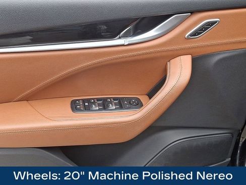 Used 2020 Maserati Levante image 23