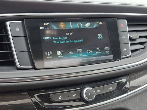Used 2018 Buick Enclave Premium FWD image 15