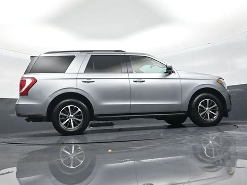 Used 2020 Ford Expedition XLT image 24