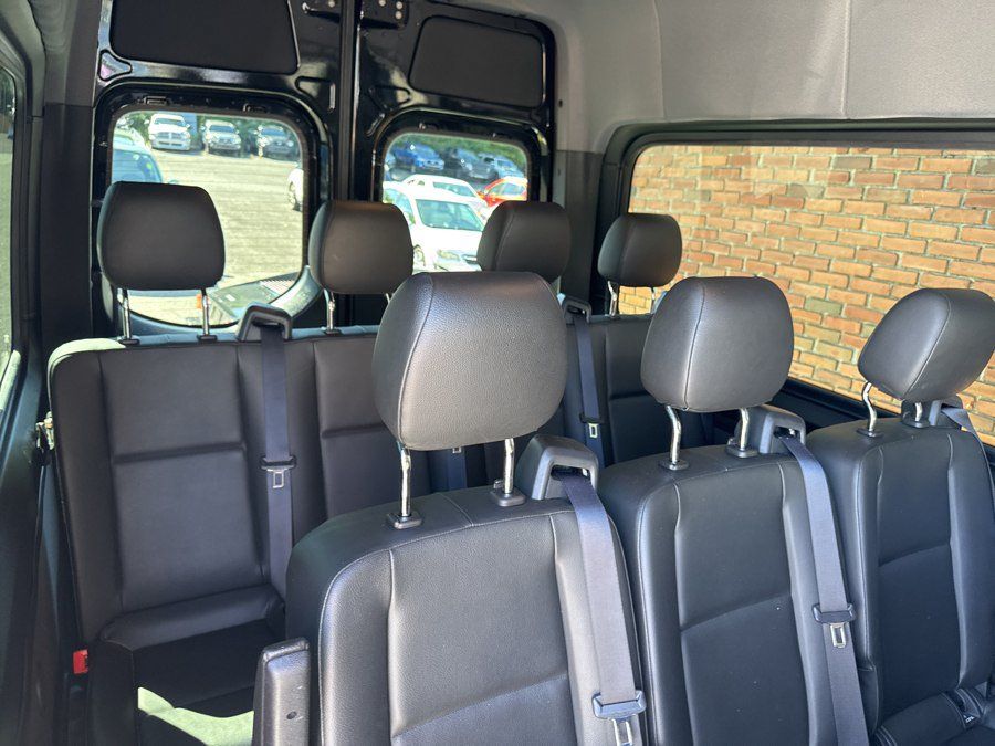 Used 2020 Mercedes-Benz Sprinter 2500 image 28