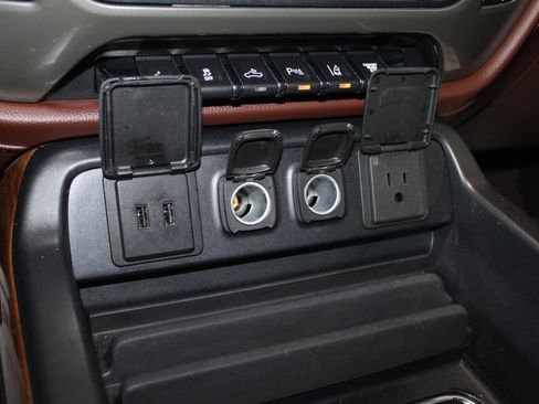 Used 2019 Chevrolet Silverado 2500 High Country w/ Duramax Plus Package image 53