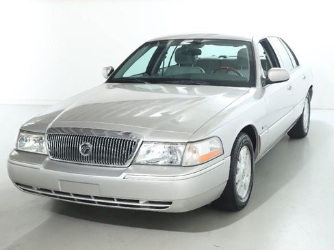 Used 2005 Mercury Grand Marquis LS image 2