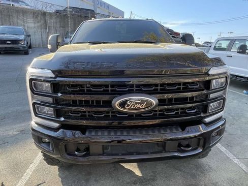 Used 2023 Ford F250 XLT w/ Black Appearance Package AWD/4WD image 10