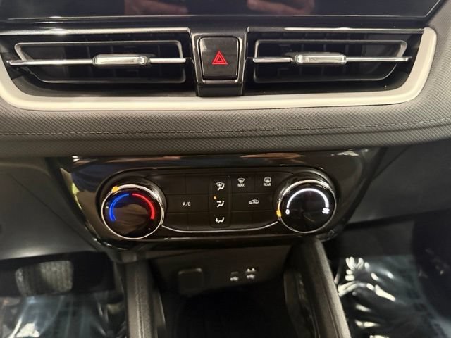 Used 2025 Chevrolet TrailBlazer LT AWD/4WD image 33