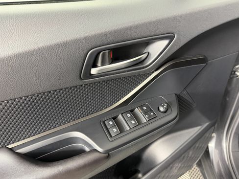 Used 2018 Toyota C-HR XLE FWD image 31