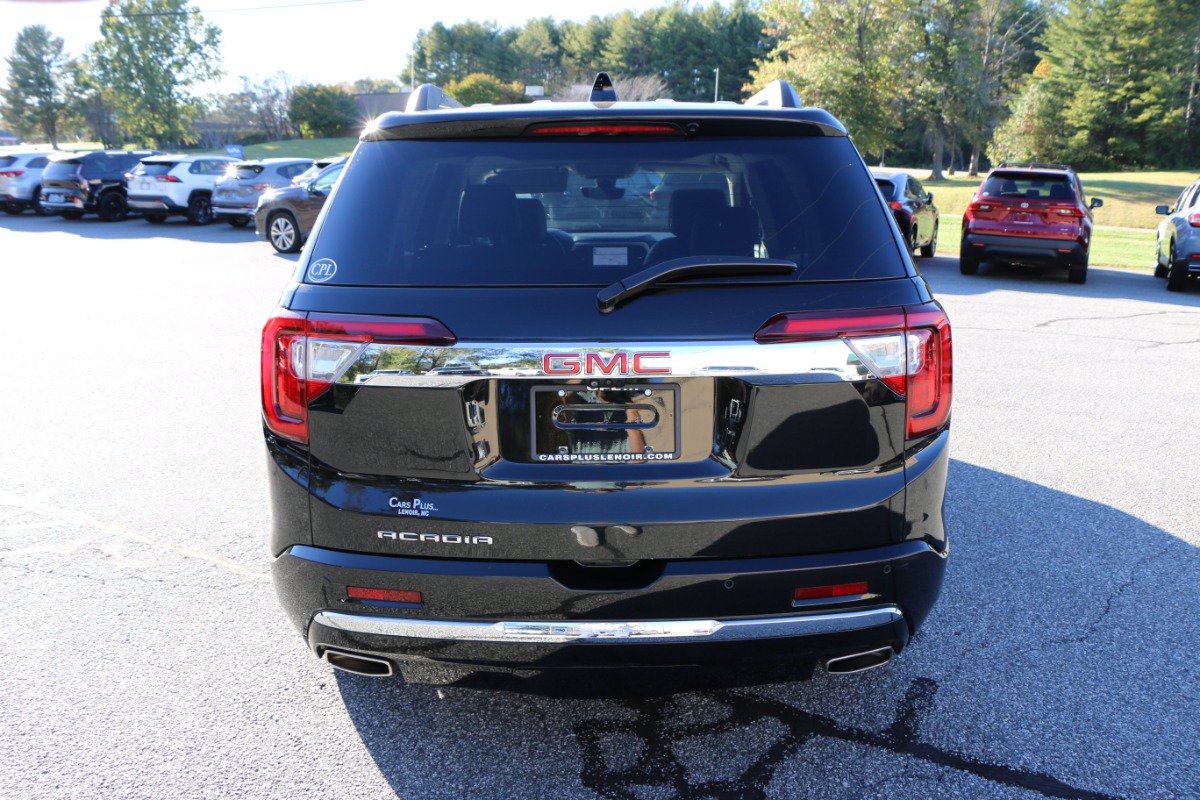 Used 2023 GMC Acadia Denali w/ Denali Ultimate Package FWD image 4