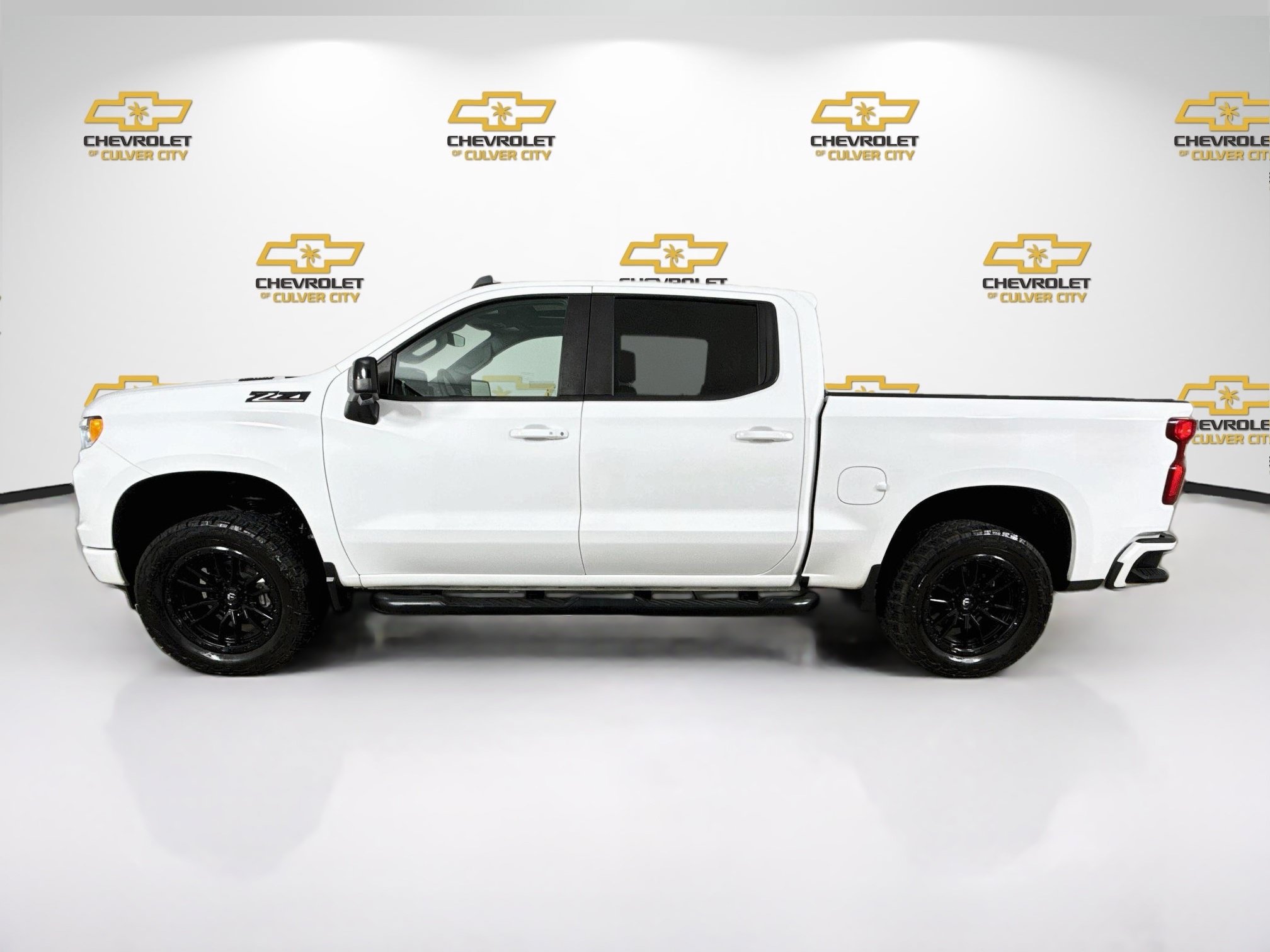 Used 2024 Chevrolet Silverado 1500 RST AWD/4WD image 5