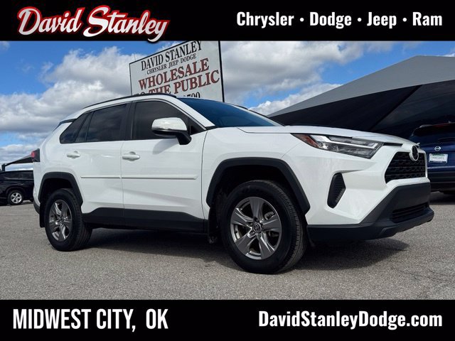 Used 2024 Toyota RAV4 XLE w/ Convenience Package FWD image 1