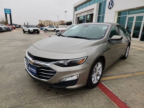 Used 2024 Chevrolet Malibu LT image 3