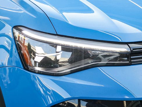 New 2025 Volkswagen Taos SE w/ Panoramic Sunroof Package image 4