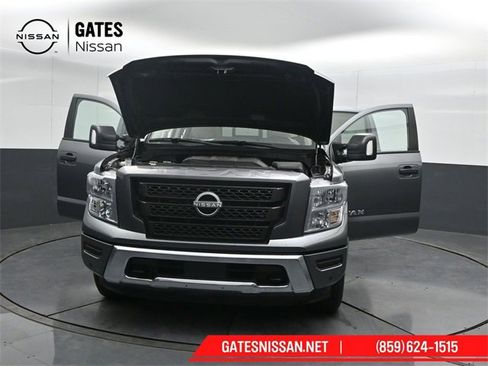 Used 2024 Nissan Titan SV w/ SV Convenience Package image 55