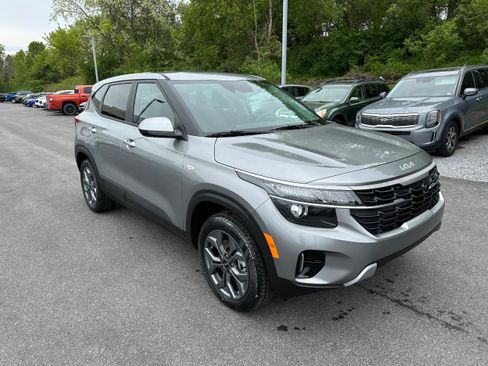 New 2026 Kia Seltos LX AWD/4WD image 3
