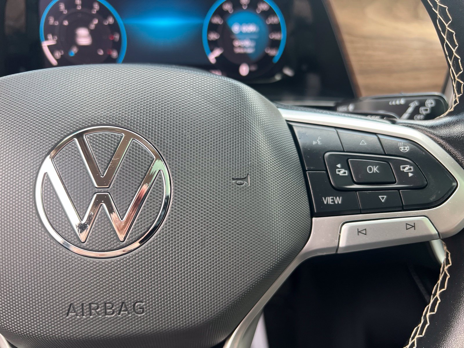Used 2024 Volkswagen Atlas SE w/ Panoramic Sunroof Package AWD/4WD image 26