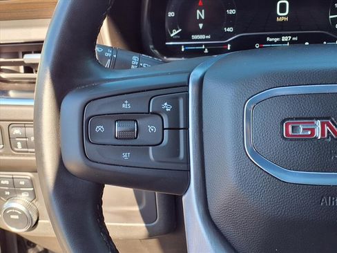 Used 2024 GMC Yukon XL SLE image 32