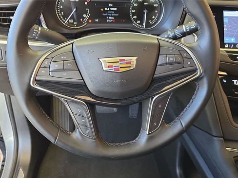 Used 2025 Cadillac XT5 Premium Luxury image 27