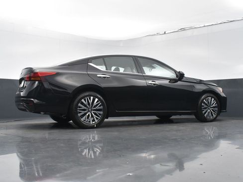 New 2025 Nissan Altima 2.5 SV image 22