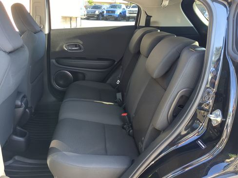 Used 2019 Honda HR-V EX image 17