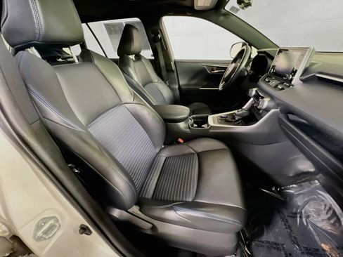 Used 2019 Toyota RAV4 XSE w/ Carpet Mat Package AWD/4WD image 27