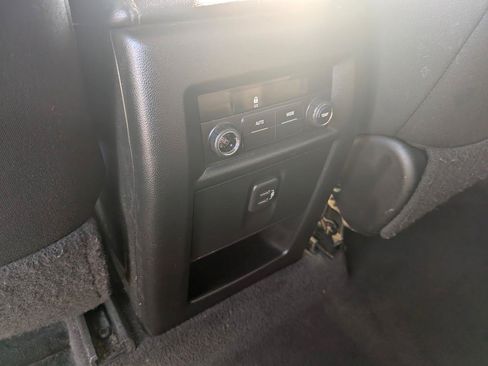 Used 2020 Chevrolet Traverse LS FWD image 22