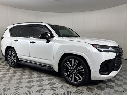 Used 2024 Lexus LX 600 4WD w/ Appearance Package image 10