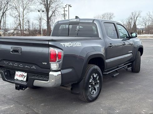 Certified 2022 Toyota Tacoma TRD Off-Road image 8