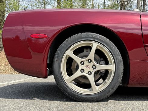 Used 2003 Chevrolet Corvette Convertible w/ Preferred Equipment Group1 image 19