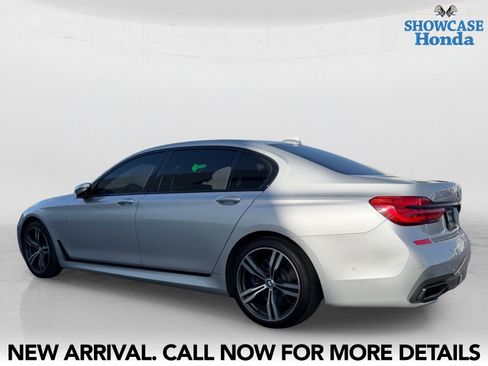 Used 2017 BMW 750i RWD image 4