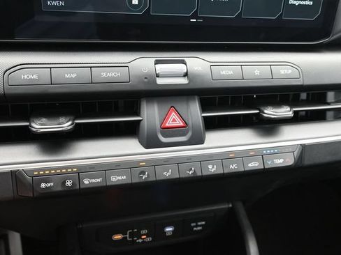 Used 2025 Kia K4 FWD image 40
