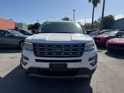 Used 2017 Ford Explorer XLT w/ Equipment Group 202A image 2