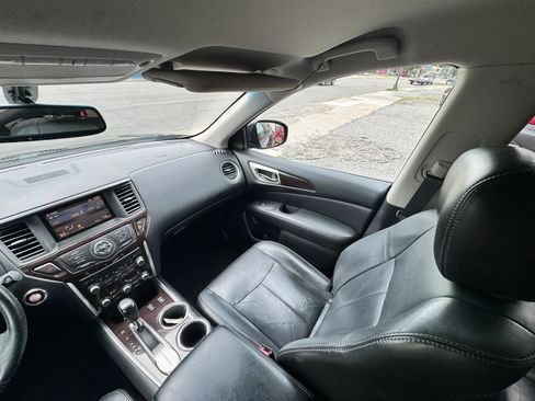 Used 2013 Nissan Pathfinder SL FWD image 26