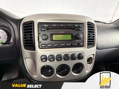 Used 2005 Ford Escape Limited FWD image 20
