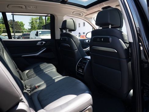 Used 2023 BMW X7 xDrive40i image 24