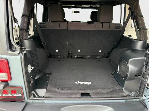 Used 2014 Jeep Wrangler Unlimited Sport w/ Quick Order Package 24S AWD/4WD image 9