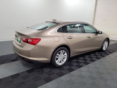 Used 2018 Chevrolet Malibu LT w/ Driver Confidence Package FWD image 10