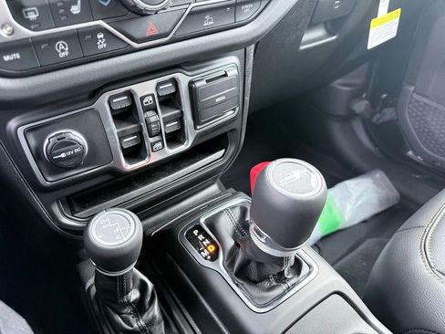 New 2026 Jeep Gladiator Sport image 16