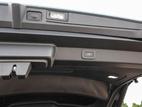 New 2026 Land Rover Range Rover Sport SE AWD/4WD image 28