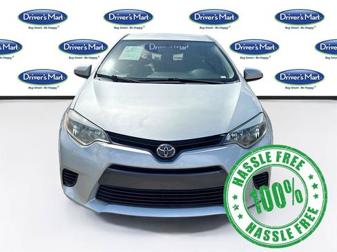 Used 2015 Toyota Corolla LE FWD image 2