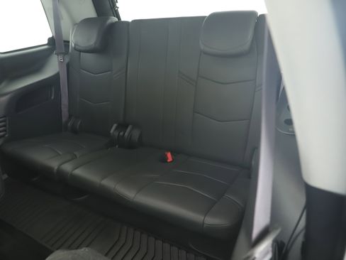 Used 2017 Cadillac Escalade Premium Luxury image 25