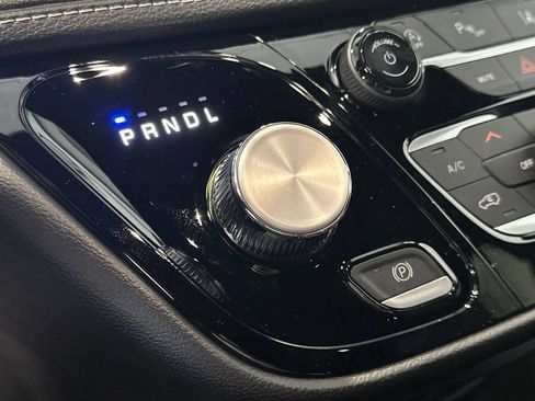 New 2027 Chrysler Pacifica Select AWD/4WD image 27