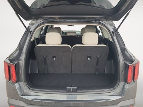 Used 2025 Kia Sorento S FWD image 17