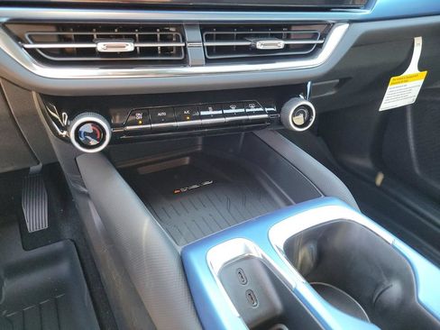 New 2026 Chevrolet Equinox EV LT AWD/4WD image 14