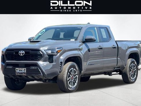 Used 2025 Toyota Tacoma TRD Sport AWD/4WD image 8