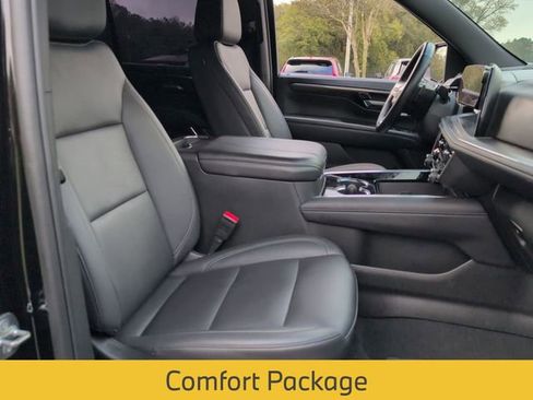 Used 2025 Chevrolet Tahoe Z71 w/ Comfort Package AWD/4WD image 29