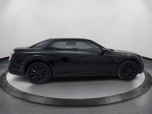 Used 2014 Chrysler 300 S AWD/4WD image 4