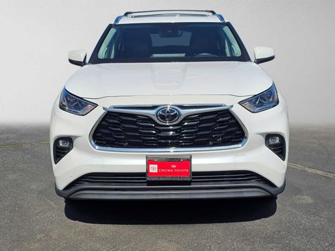 Used 2023 Toyota Highlander Limited FWD image 8