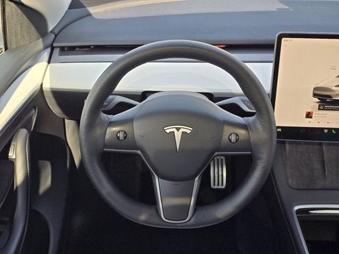 Used 2023 Tesla Model Y Performance AWD/4WD image 14