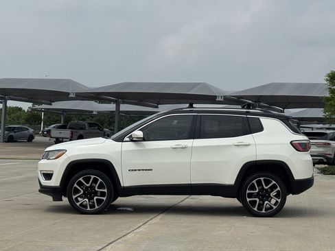 Used 2018 Jeep Compass Limited AWD/4WD image 3