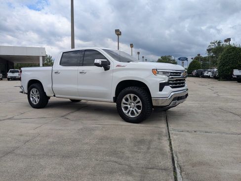 Used 2024 Chevrolet Silverado 1500 LTZ AWD/4WD image 2